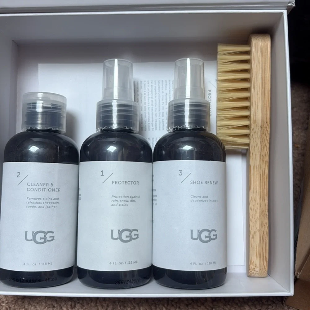 Brand New Tazz Uggs & Cleaning kit!